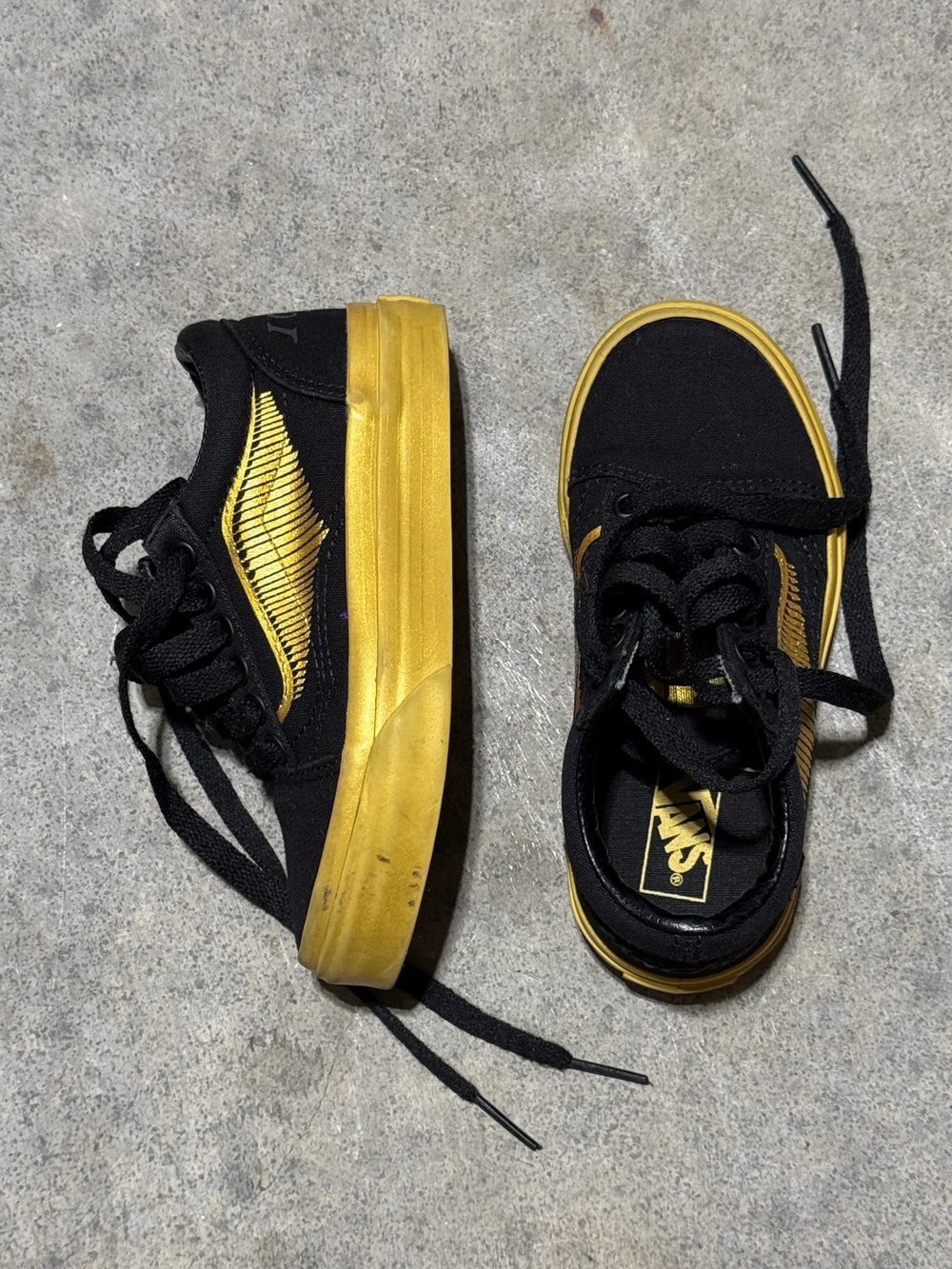 Vans x Harry Potter OLD SKOOL Black/Golden Snitch shoes (10.5 kids)